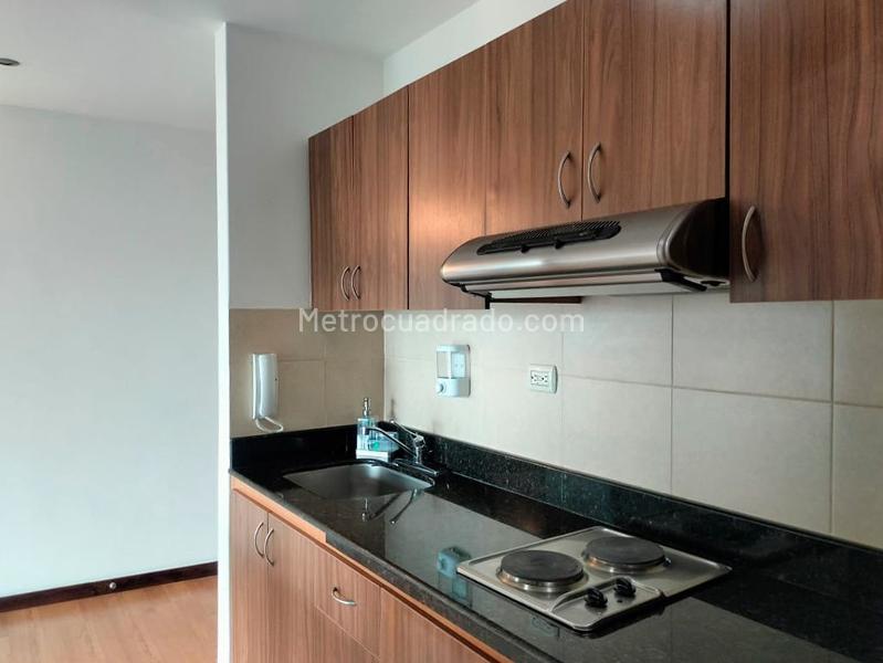 Apartamento Amplio de 2 Alcobas con Gimnasio en El Poblado - 7