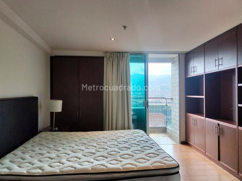 Apartamento Amplio de 2 Alcobas con Gimnasio en El Poblado - 9