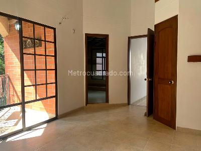 Casa de 4 alcobas en venta en Sabaneta, Sabaneta, 283 m² · foto 10 de 19