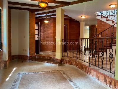 Casa de 4 alcobas en venta en Sabaneta, Sabaneta, 283 m² · foto 2 de 19