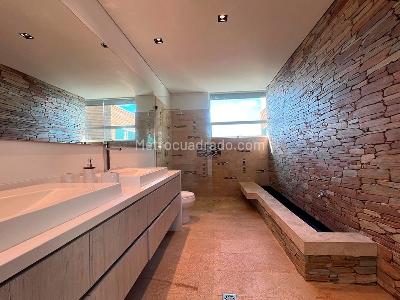 Casa de 3 alcobas en venta en Altos Del Poblado, Medellín, 950 m² · foto 15 de 19