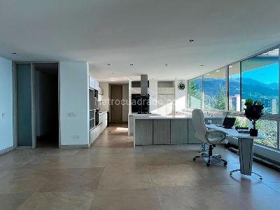 Casa de 3 alcobas en venta en Altos Del Poblado, Medellín, 950 m² · foto 3 de 19