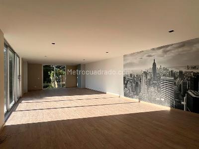 Casa de 3 alcobas en venta en Altos Del Poblado, Medellín, 950 m² · foto 6 de 19