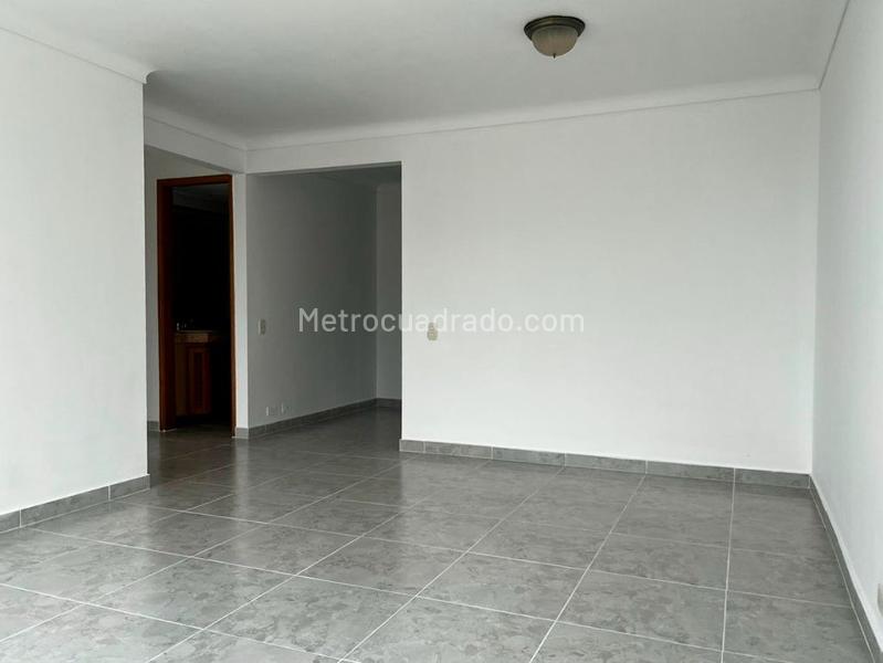 2BR Apartment with Balcony and Covered Linear Parking in El Poblado - 2