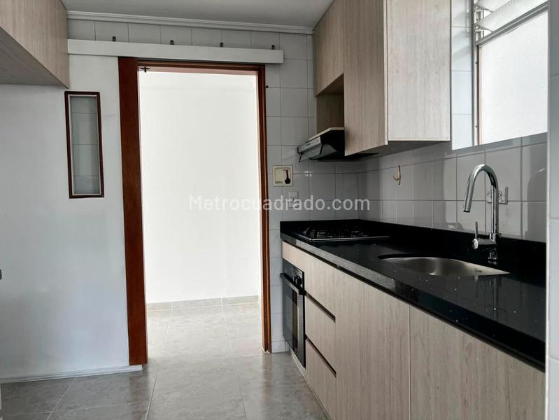 2BR Apartment with Balcony and Covered Linear Parking in El Poblado - 5