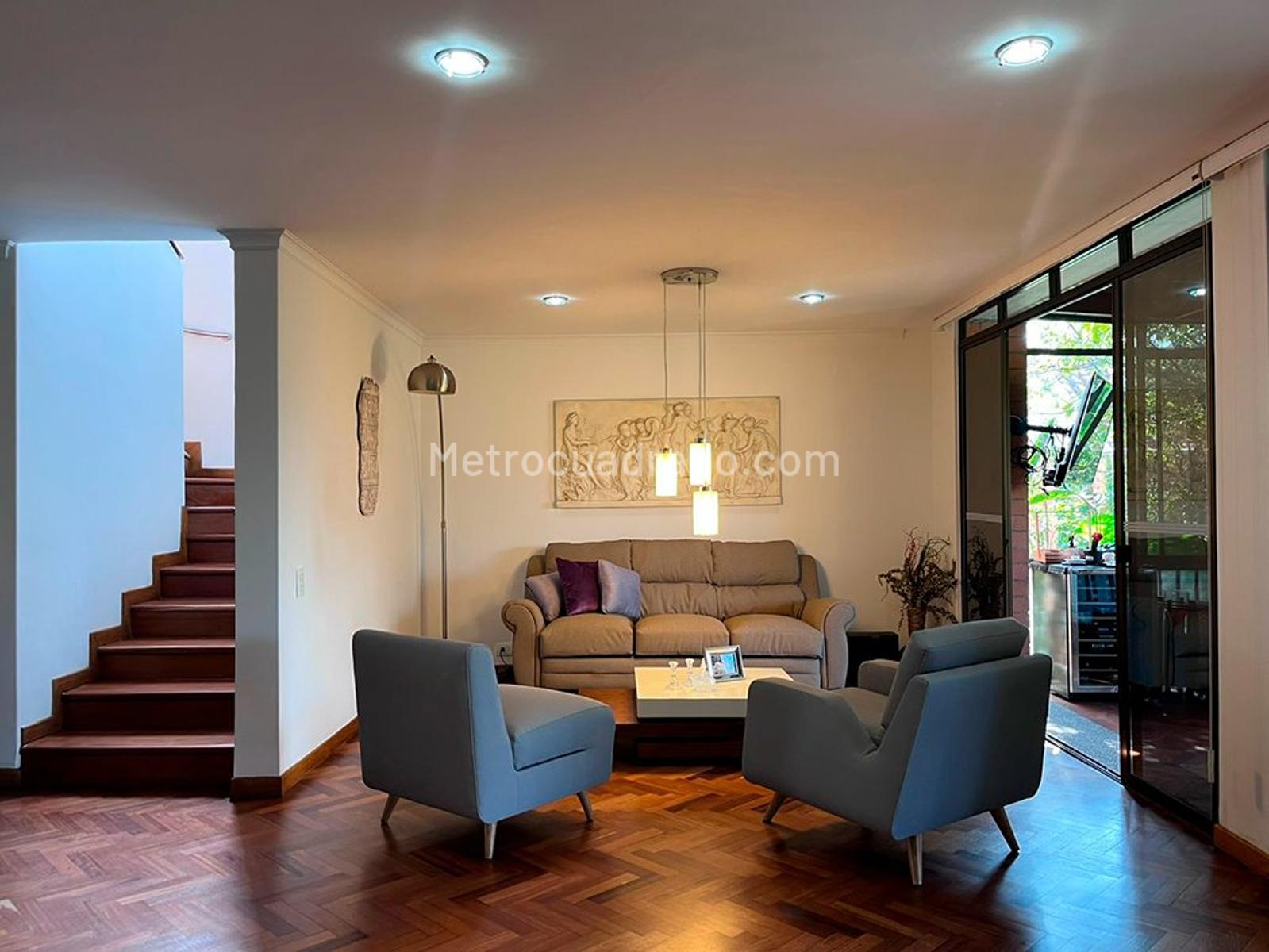 Casa de 4 habitaciones en venta en El Poblado, Medellín — imagen 1 de 20