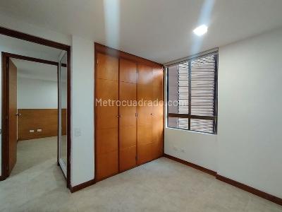 Apartamento de 2 alcobas en arriendo en Castropol, Medellín, 70 m² · foto 11 de 13