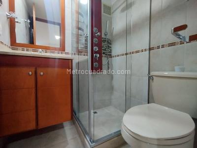 Apartamento de 2 alcobas en arriendo en Castropol, Medellín, 70 m² · foto 13 de 13