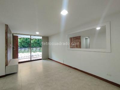 Apartamento de 2 alcobas en arriendo en Castropol, Medellín, 70 m² · foto 3 de 13