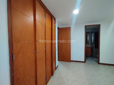 Apartamento de 2 alcobas en arriendo en Castropol, Medellín, 70 m² · foto 7 de 13