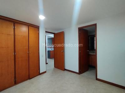 Apartamento de 2 alcobas en arriendo en Castropol, Medellín, 70 m² · foto 8 de 13