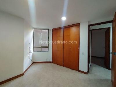 Apartamento de 2 alcobas en arriendo en Castropol, Medellín, 70 m² · foto 9 de 13