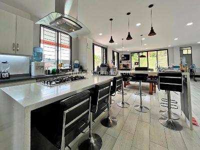 Casa de 4 alcobas en venta en Rionegro, Rionegro, 360 m² · foto 4 de 15