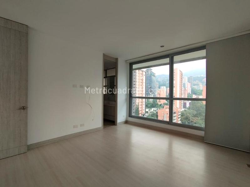 Apartamento de 3 Alcobas y 4 Baños en El Poblado - 8