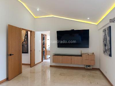 Casa de 4 alcobas en venta en El Poblado, Medellín, 300 m² · foto 11 de 20