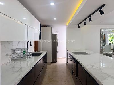 Casa de 4 alcobas en venta en El Poblado, Medellín, 300 m² · foto 5 de 20