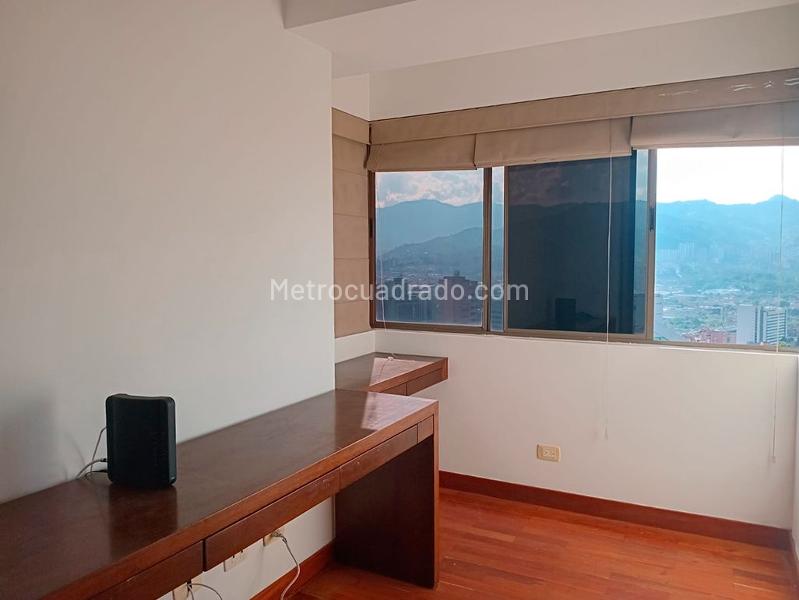Elegant 3BR Apartment with Gym in El Poblado - 8