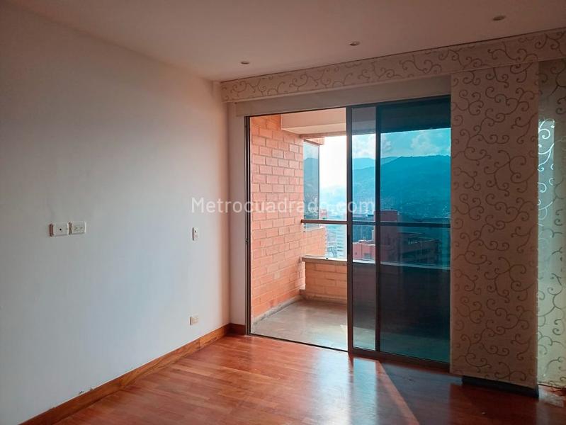 Elegant 3BR Apartment with Gym in El Poblado - 9