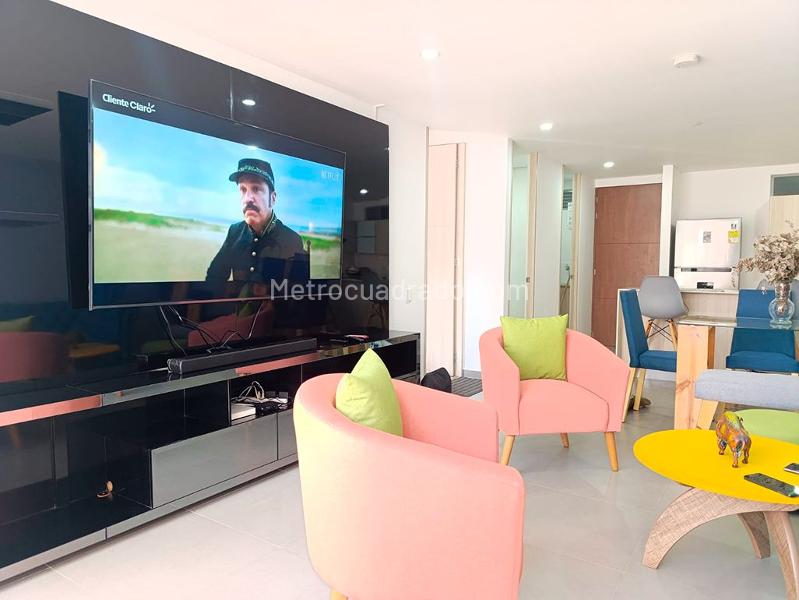 Apartamento Amoblado de 1 Alcoba con Piscina en El Poblado - 3