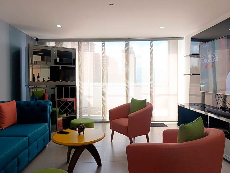 Apartamento Amoblado de 1 Alcoba con Piscina en El Poblado - 4