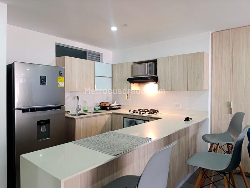 Apartamento Amoblado de 1 Alcoba con Piscina en El Poblado - 8