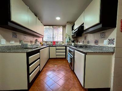 Apartamento de 3 alcobas en venta en El Poblado, Medellín, 260 m² · foto 6 de 19