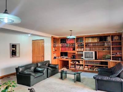 Apartamento en venta en El Poblado, Medellín · foto 4 de 20