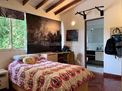 Casa de 5 alcobas en venta en El Poblado, Medellín, 310 m² · foto 13 de 20