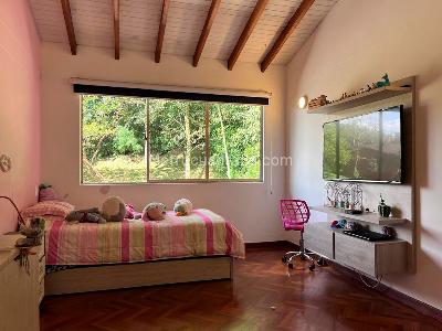 Casa de 5 alcobas en venta en El Poblado, Medellín, 310 m² · foto 15 de 20