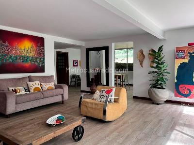 Casa de 5 alcobas en venta en El Poblado, Medellín, 310 m² · foto 3 de 20