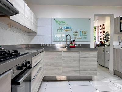 Casa de 5 alcobas en venta en El Poblado, Medellín, 310 m² · foto 6 de 20