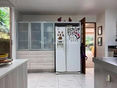 Casa de 5 alcobas en venta en El Poblado, Medellín, 310 m² · foto 8 de 20