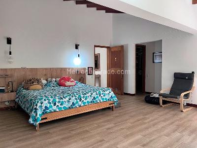 Casa de 5 alcobas en venta en El Poblado, Medellín, 310 m² · foto 9 de 20