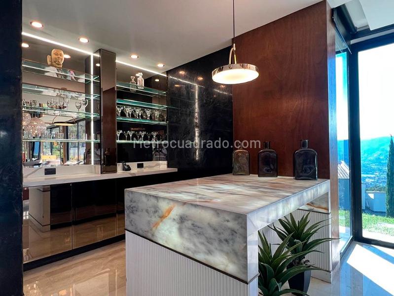 Casa amoblada de 3 alcobas con piscina en El Poblado - 2