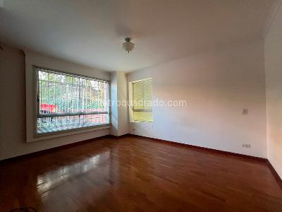 Apartamento de 3 alcobas en venta en El Diamante No. 2, Medellín, 260 m² · foto 5 de 17