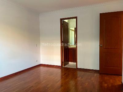 Apartamento de 3 alcobas en venta en El Diamante No. 2, Medellín, 260 m² · foto 6 de 17