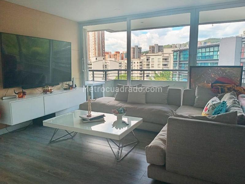 Furnished 2BR Apartment with Independent Parking in El Poblado - 3