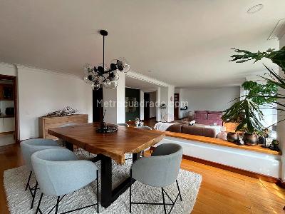 Apartamento en venta en El Poblado, Medellín · foto 2 de 18