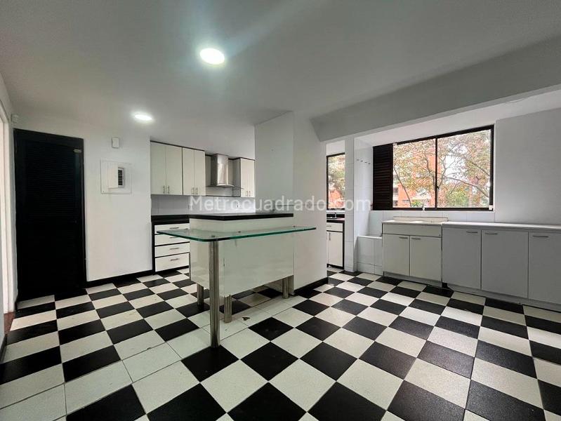 3BR Apartment for Rent in El Poblado with Pool & Elevator - 5