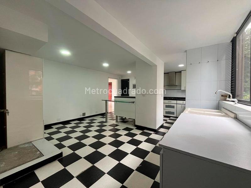 3BR Apartment for Rent in El Poblado with Pool & Elevator - 6