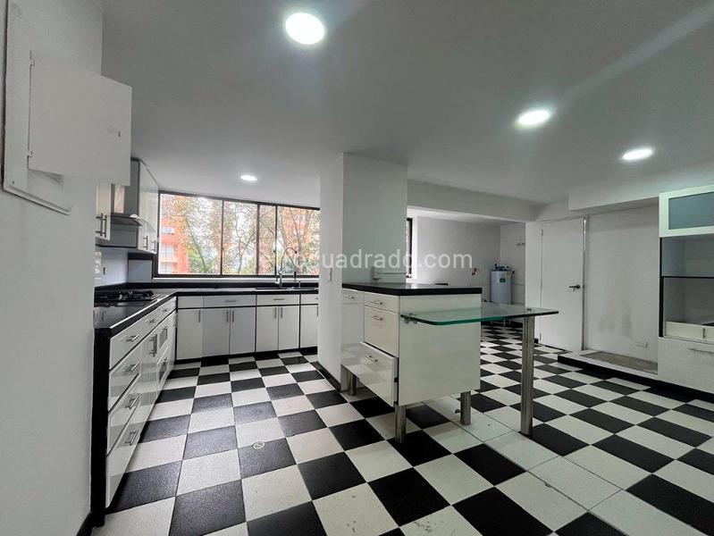 3BR Apartment for Rent in El Poblado with Pool & Elevator - 7