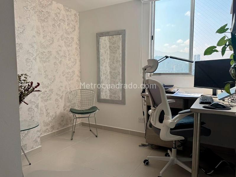 Apartamento de 3 Alcobas con Piscina en El Poblado - 7