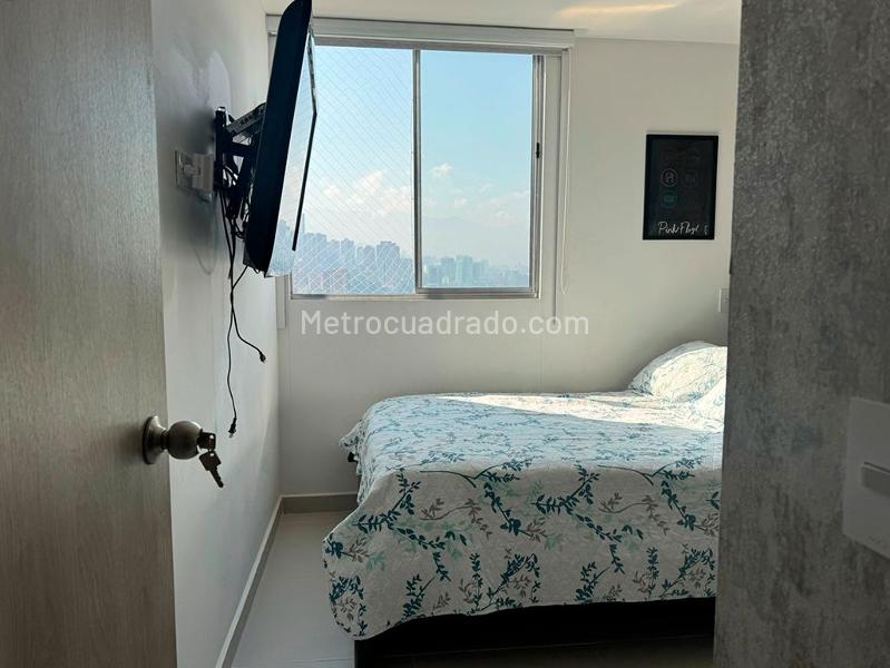 Apartamento de 3 Alcobas con Piscina en El Poblado - 9