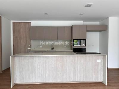 Apartamento de 3 alcobas en venta en Rionegro, Rionegro, 166 m² · foto 2 de 14