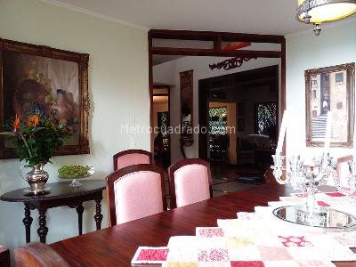 Casa de 4 alcobas en venta en El Poblado, Medellín, 500 m² · foto 4 de 17