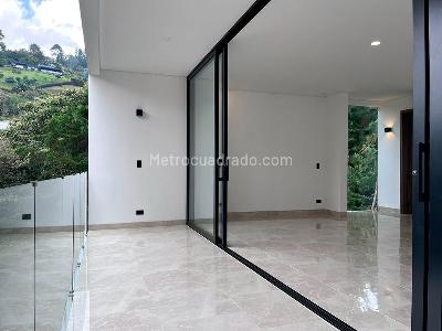 Casa de 3 alcobas en venta en Envigado, Envigado, 406 m² · foto 19 de 20