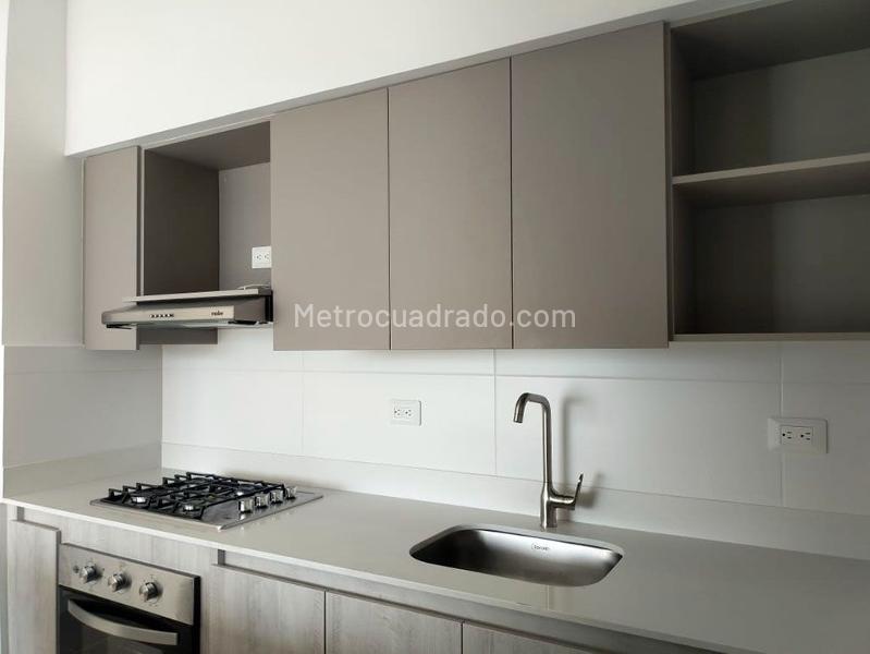 Apartamento Tranquilo de 3 Alcobas con Gimnasio en El Poblado - 8