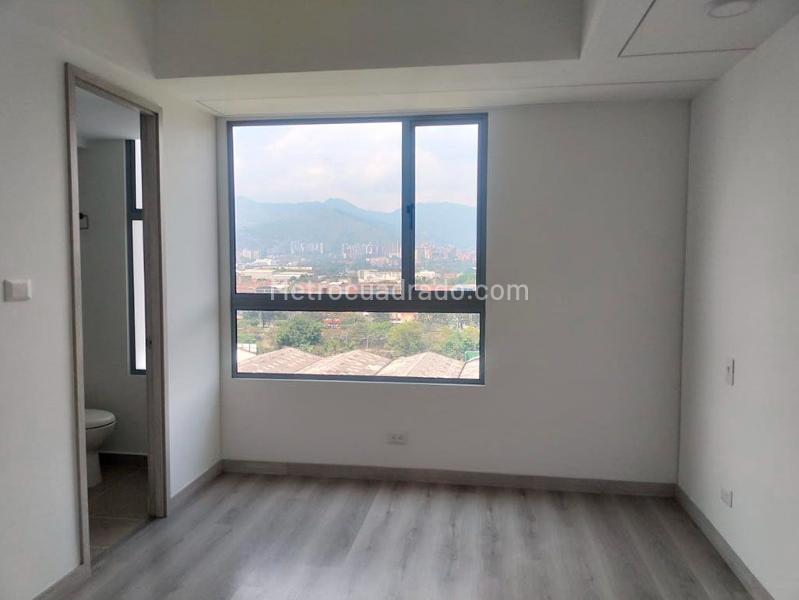 Apartamento Tranquilo de 3 Alcobas con Gimnasio en El Poblado - 9