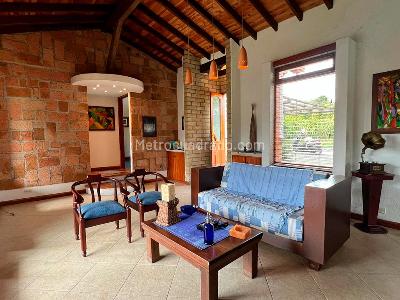 Casa de 2 alcobas en venta en Rionegro, Rionegro, 270 m² · foto 2 de 17