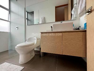 Apartamento de 2 alcobas en venta en El Poblado, Medellín, 105 m² · foto 14 de 15